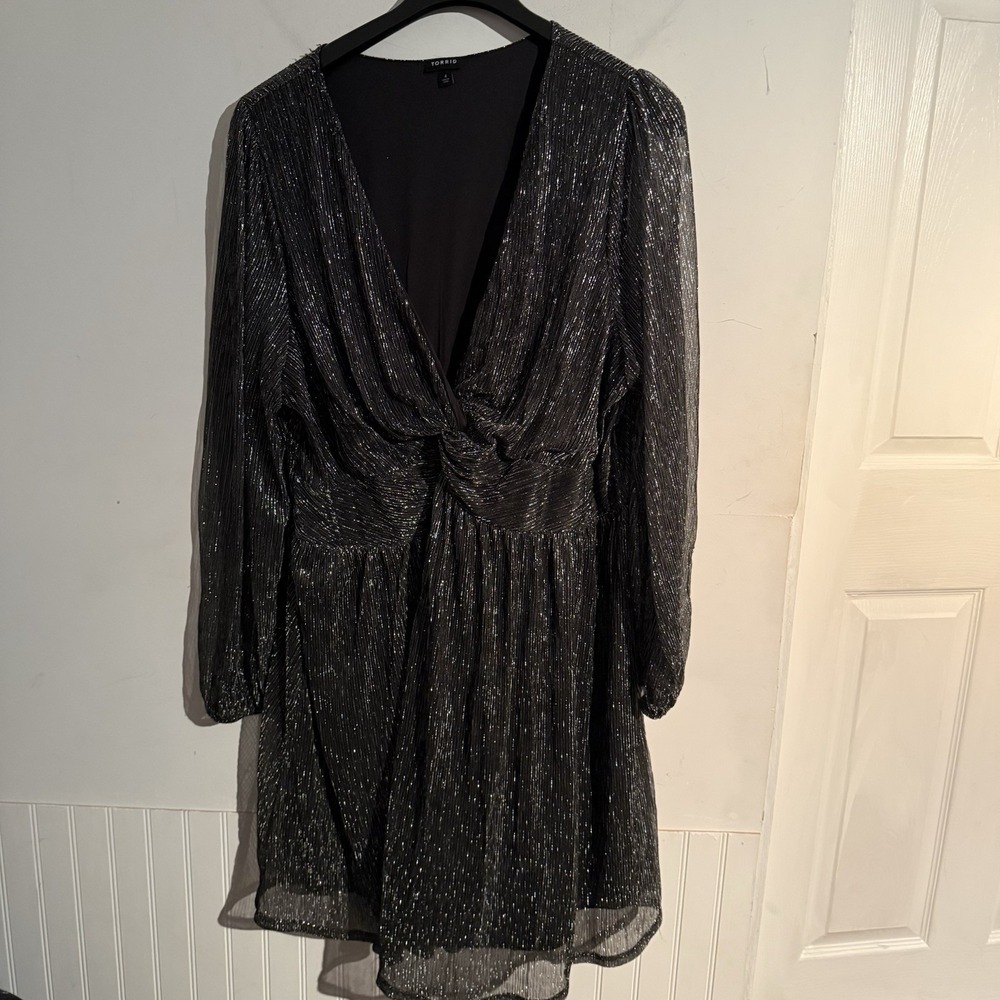 Torrid Metallic Mini Dress Sz 4 Knotted Bodice Sheer Sleeve Glam Party Shimmer